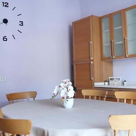 L' Oasi Del Cervo - Casa Con Giardino E Posto Auto, Uscita Autostrada A11 Villa Firenze Kültér fotó
